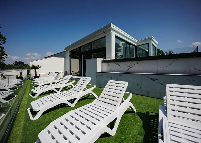 Bauhaus Wellness 105 Siófok
